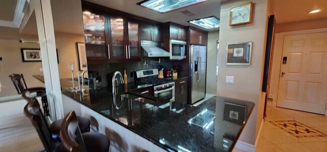 210 E Flamingo Rd in Las Vegas, NV - Foto de edificio - Building Photo