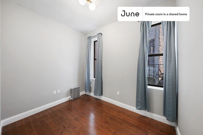 Room in Shared 4 bed/1.5 bath home in New York, NY - Building Photo - Building Photo