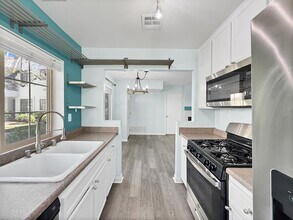 13316 Caminito Ciera in San Diego, CA - Foto de edificio - Building Photo