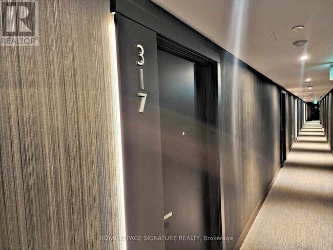 448 Burnhamthorpe Rd W in Mississauga, ON - Building Photo - Building Photo