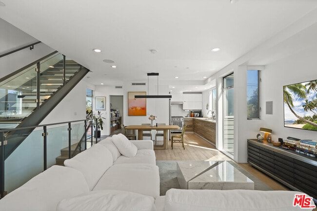 property at 724 California Ave