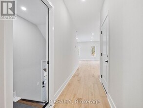 1142 Ontario Rd in Welland, ON - Building Photo - Building Photo