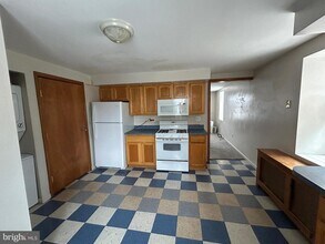 6500 Ridge Ave in Philadelphia, PA - Building Photo - Building Photo