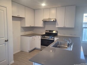 5341 Cloves Cv in Saint Hedwig, TX - Building Photo - Building Photo