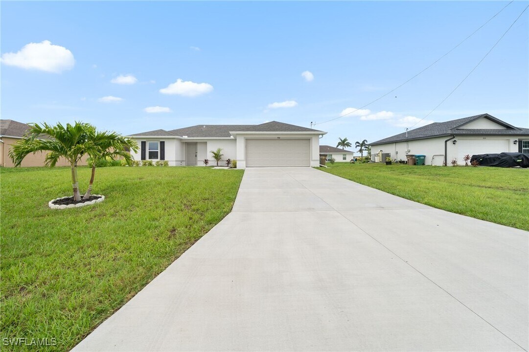3066 NW 4th Ave in Cape Coral, FL - Building Photo