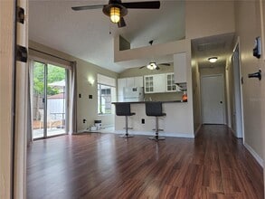 2674 Macklin Ct in Palm Harbor, FL - Building Photo - Building Photo