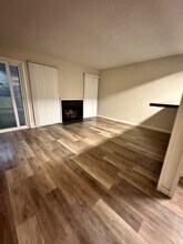 290 E El Paso Ave in Fresno, CA - Building Photo - Building Photo