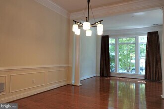 1115 Crestfield Dr in Rockville, MD - Building Photo - Building Photo