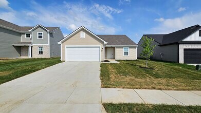 4209 Tingle Dr in Shelbyville, KY - Foto de edificio - Building Photo