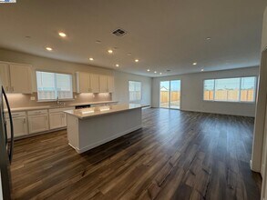 1013 Bluebell Cir in Byron, CA - Building Photo - Building Photo