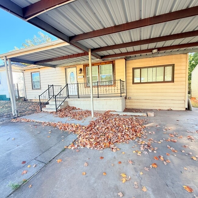 4004 SE 25th St in Del City, OK - Building Photo - Building Photo