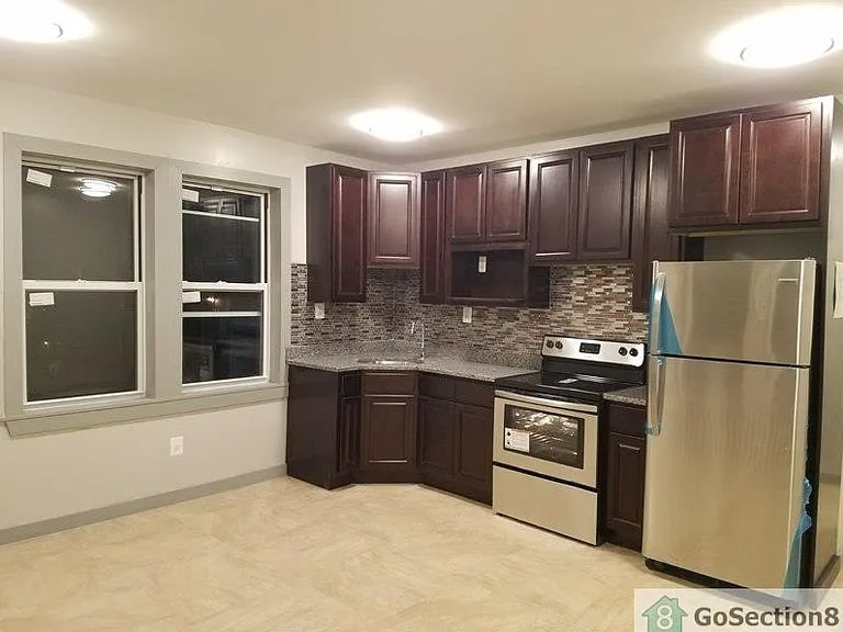 69-75 James St in Hartford, CT - Foto de edificio