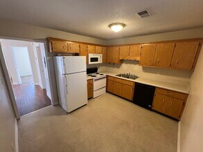 102 A Tennessee Ave in Oak Grove, KY - Building Photo - Building Photo