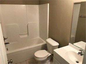 608 W Market St in Warrensburg, MO - Building Photo - Building Photo