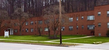 Euclid Plaza in Euclid, OH - Building Photo - Building Photo