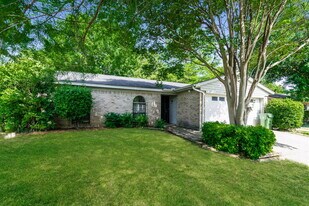 6109 Springwood Dr in Arlington, TX - Building Photo