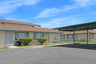 Buena Vista Apartments in Merced, CA - Building Photo - Building Photo