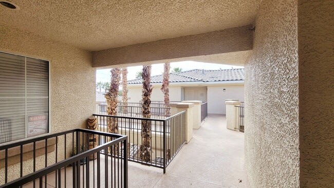 7185 S Durango Dr in Las Vegas, NV - Building Photo - Building Photo
