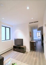 145 Mulberry St, Unit 3H in New York, NY - Building Photo - Building Photo