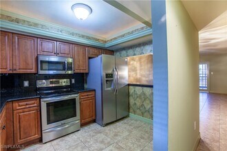 2121 Collier Ave in Ft. Myers, FL - Building Photo - Building Photo