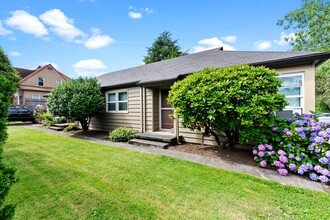 Asher Park Apartments in Tigard, OR - Building Photo - Building Photo