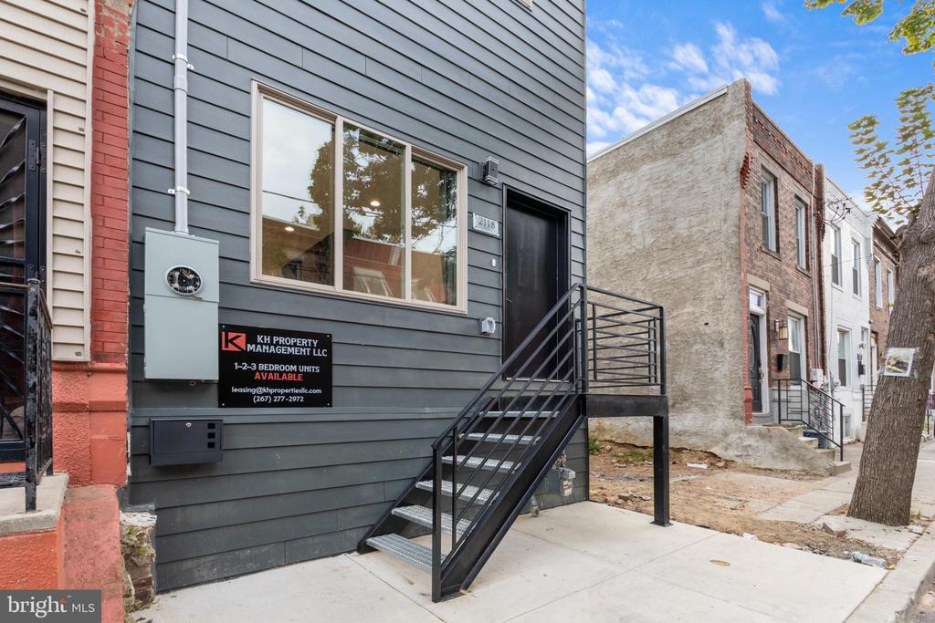 2118 Sigel St in Philadelphia, PA - Building Photo