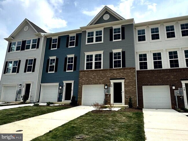 60 Telluride Wy in Charles Town, WV - Building Photo - Building Photo