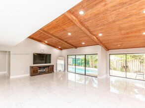741 E Plantation Cir in Plantation, FL - Building Photo - Building Photo
