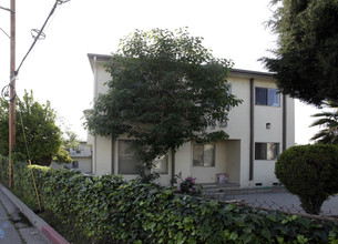 116 N Curtis Ave in Alhambra, CA - Building Photo - Building Photo