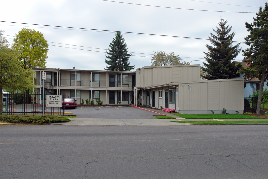 estates plaza in Portland, OR - Building Photo