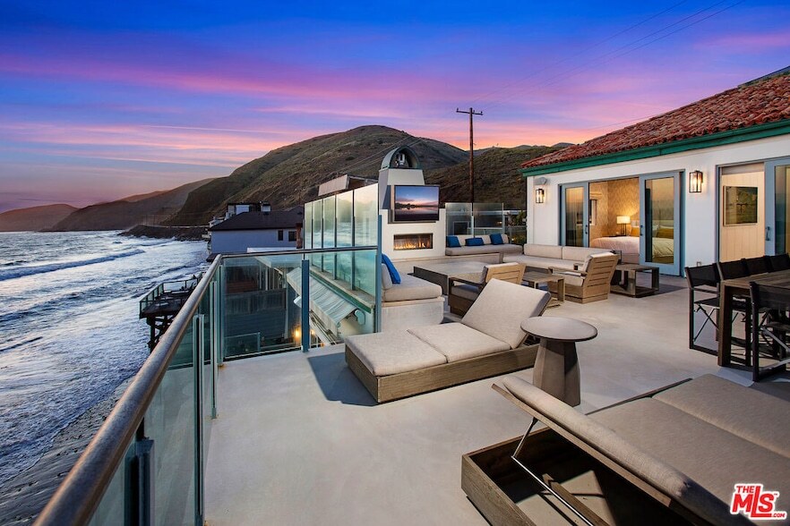 42580 Pacific Coast Hwy, Unit 1 in Malibu, CA - Building Photo