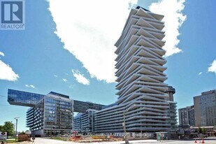 15 Queens Quay E in Toronto, ON - Building Photo