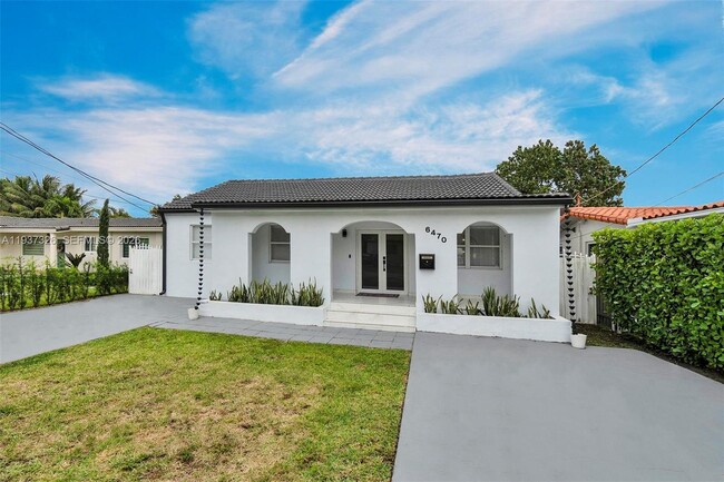 6470 SW 27th St in Miami, FL - Building Photo - Building Photo