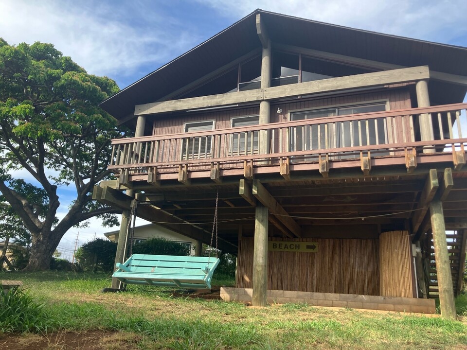 185 Hiolani St in Makawao, HI - Foto de edificio