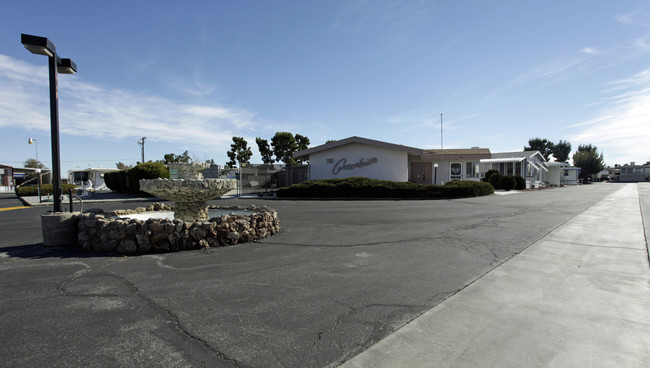 Greenbriar Mobile Home Park in Victorville, CA - Foto de edificio - Building Photo