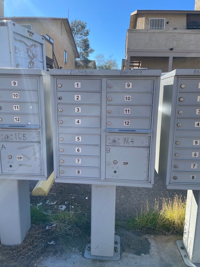 6229 Yerba Ln, Unit B