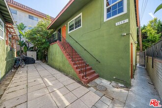 1112 Ocean Park Blvd in Santa Monica, CA - Building Photo - Building Photo