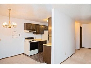 4009 Heritage Hills Dr-Unit -209 in Bloomington, MN - Foto de edificio - Building Photo