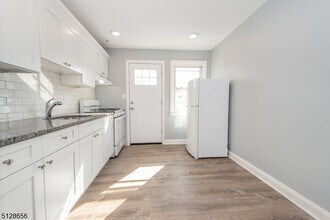 27 Althea St-Unit -1 in Clifton, NJ - Building Photo - Building Photo
