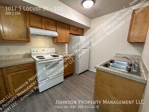 1017 S Locust St in Nampa, ID - Building Photo - Building Photo