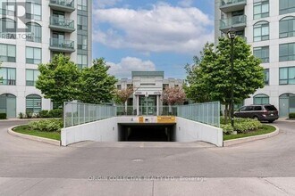 4900 Glen Erin Dr in Mississauga, ON - Building Photo - Building Photo