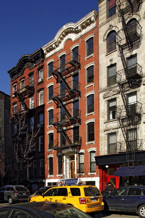 52 E 1st St in New York, NY - Building Photo