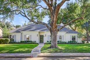 6159 Doliver Dr in Houston, TX - Building Photo