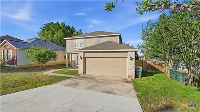 821 Benning St in San Marcos, TX - Building Photo - Building Photo