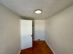 1613 Dewey St in Manitowoc, WI - Building Photo - Building Photo