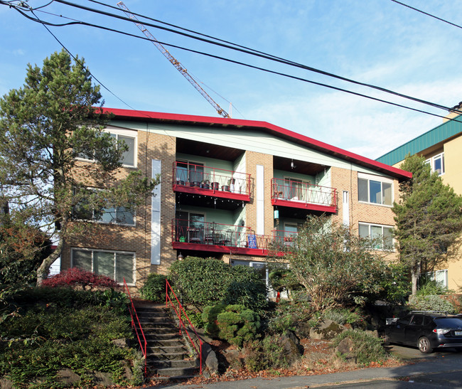 Alvina Apartments in Seattle, WA - Building Photo - Building Photo