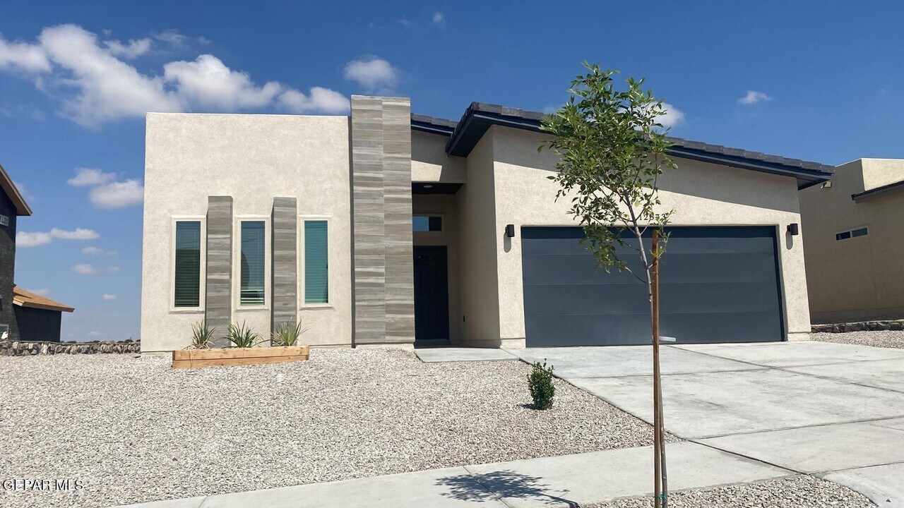 12873 Haxby St in Horizon City, TX - Building Photo