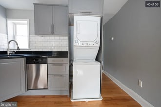 1327 Tasker St, Unit #3 in Philadelphia, PA - Building Photo - Building Photo