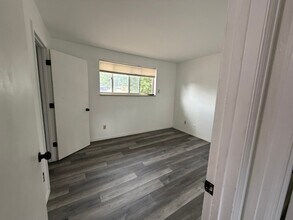 211 S Brentwood St in Lakewood, CO - Foto de edificio - Building Photo