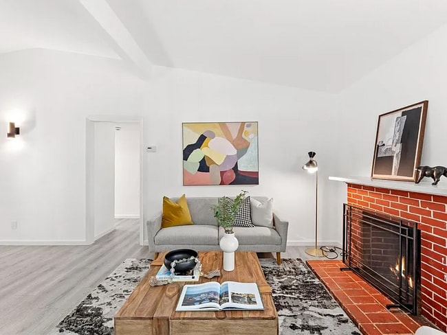 2887 Fordham St in East Palo Alto, CA - Building Photo - Building Photo